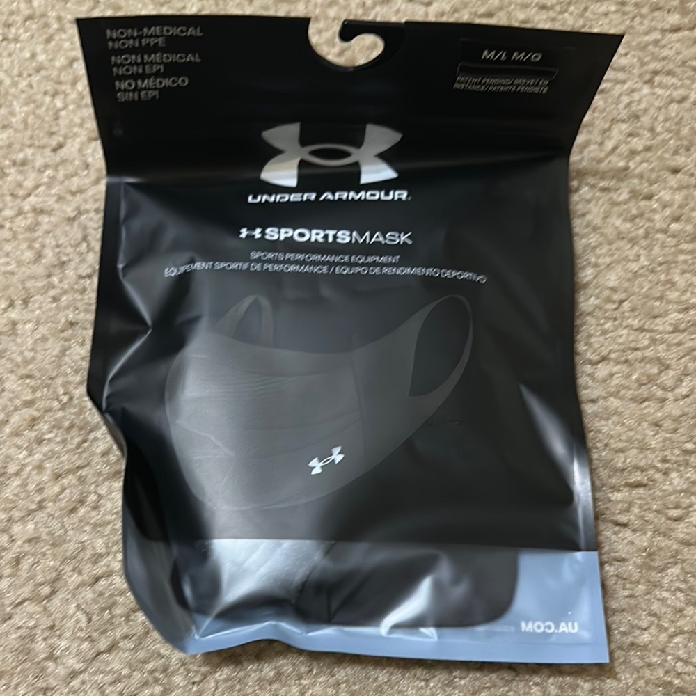 Under Armour Black Performance Mask - Size M/L